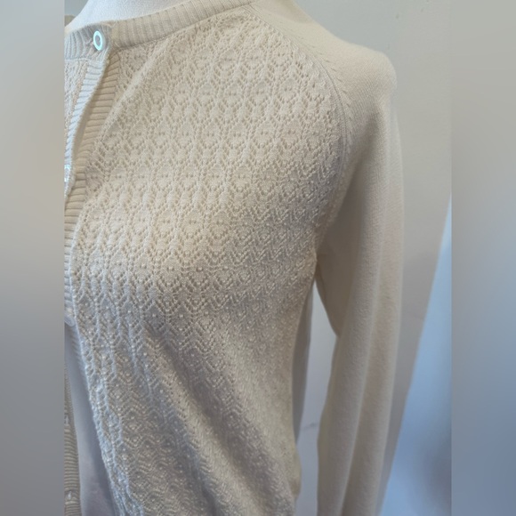 Vintage-Inspired Cream Knit Cardigan - Picture 4 of 6